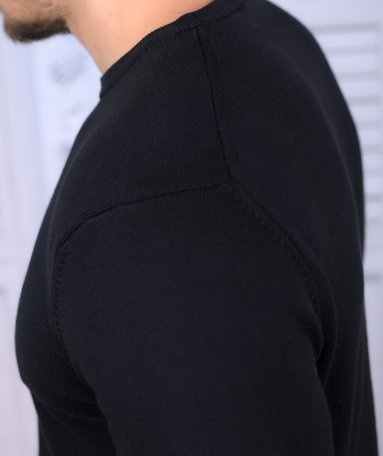 Мъжки пуловер памучен с обло деколте цвят черен