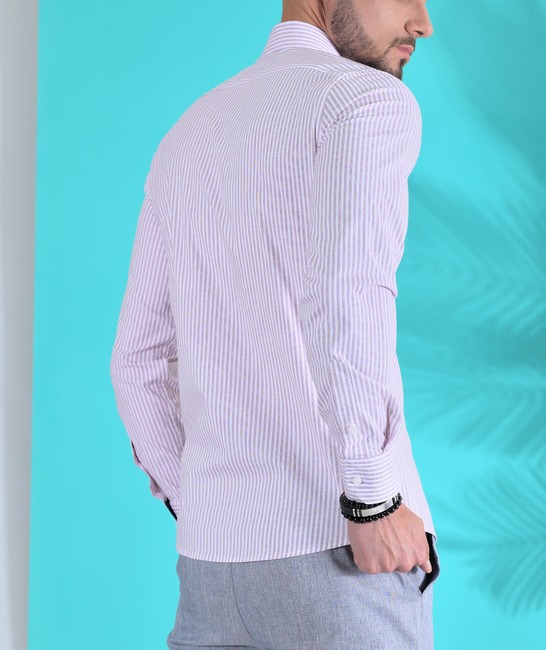 Мъжка бяла риза на райе с цвят бордо