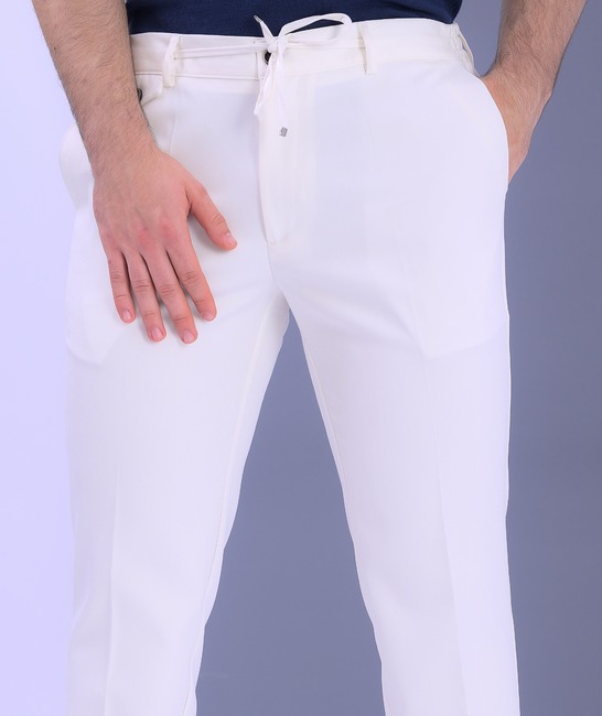 Елегантен мъжки панталон  в бяло